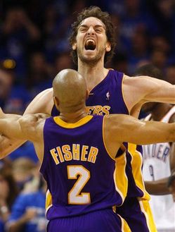 Gasol_celebrate.jpg