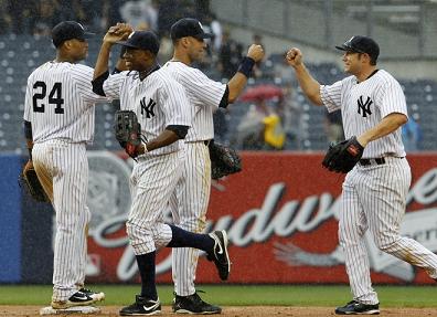 Yankees high fives.jpg