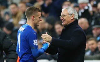 NEWCASTLE, ENGLAND - NOVEMBER 21: Leicester City's manager Claudio Ranieri congratulates Jamie Vardy of Leicester City during the Barclays Premier League match between Newcastle and Leicester City at St James Park on November 21, 2015 in Newcastle, England. (Photo by Ian MacNicol/Getty images)
