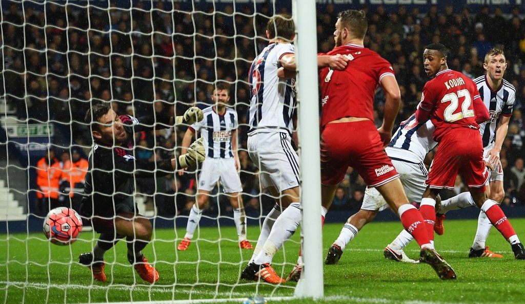 WEST BROMWICH, ENGLAND - JANUARY 09: Jonathan Kodjia (2nd R) of Bristol City scores his team's first goal during the Emirates FA Cup Third Round match between West Bromwich Albion and Bristol City at The Hawthorns on January 9, 2016 in West Bromwich, England. (Photo by Shaun Botterill/Getty Images)