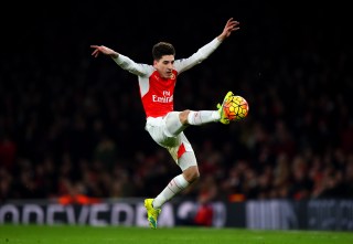LONDON, ENGLAND - JANUARY 24: Hector Bellerin of Arsenal leaps to control the ball during the Barclays Premier League match between Arsenal and Chelsea at Emirates Stadium on January 24, 2016 in London, England. (Photo by Shaun Botterill/Getty Images)