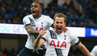 MANCHESTER, ENGLAND - FEBRUARY 14: Harry Kane of Tottenham Hotspur celebrates scoring his penalty with Danny Rose during the Barclays Premier League match between Manchester City and Tottenham Hotspur at Etihad Stadium on February 14, 2016 in Manchester, England. (Photo by Alex Livesey/Getty Images)