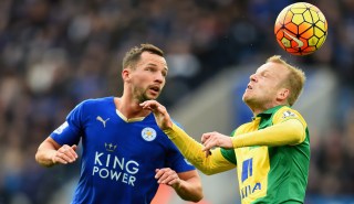 LEICESTER, ENGLAND - FEBRUARY 27: Danny Drinkwater of Leicester City battles with Steven Naismith of Norwich City during the Barclays Premier League match between Leicester City and Norwich City at The King Power Stadium on February 27, 2016 in Leicester, England. (Photo by Laurence Griffiths/Getty Images)
