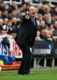 NEWCASTLE UPON TYNE, ENGLAND - MARCH 20: Rafael Benitez manager of Newcastle United gives instructions during the Barclays Premier League match between Newcastle United and Sunderland at St James' Park on March 20, 2016 in Newcastle upon Tyne, United Kingdom. (Photo by Stu Forster/Getty Images)