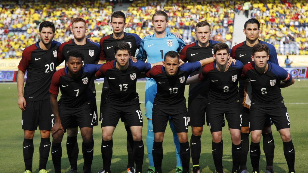 United States' team pose for a group photo prior to the U-23 first leg soccer match qualifier for the 2016 Rio Olympics against Colombia at the Roberto Melendez Stadium in Barranquilla, Colombia, Friday, March 25, 2016. (AP Photo/Fernando Vergara)