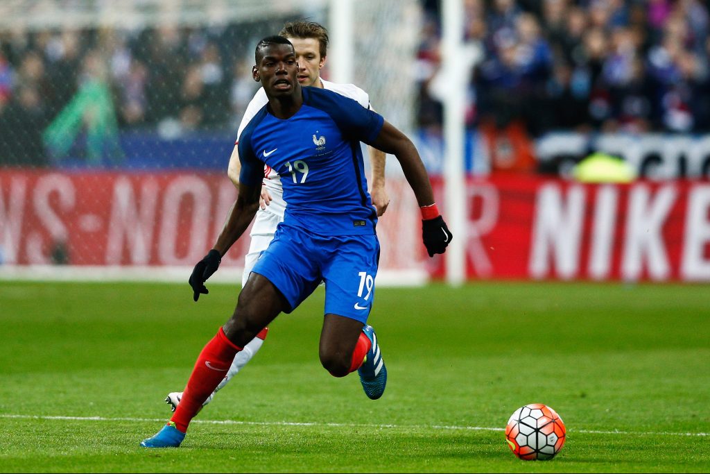 PARIS, FRANCE - MARCH 29: Paul Pogba of France in action during the International Friendly match between France and Russia held at Stade de France on March 29, 2016 in Paris, France. (Photo by Dean Mouhtaropoulos/Getty Images)