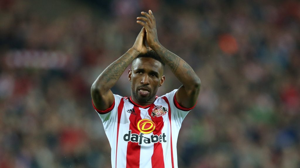 SUNDERLAND, ENGLAND - MAY 11: Jermain Defoe of Sunderland celebrates staying in the Premier League after victory during the Barclays Premier League match between Sunderland and Everton at the Stadium of Light on May 11, 2016 in Sunderland, England. (Photo by Ian MacNicol/Getty Images)