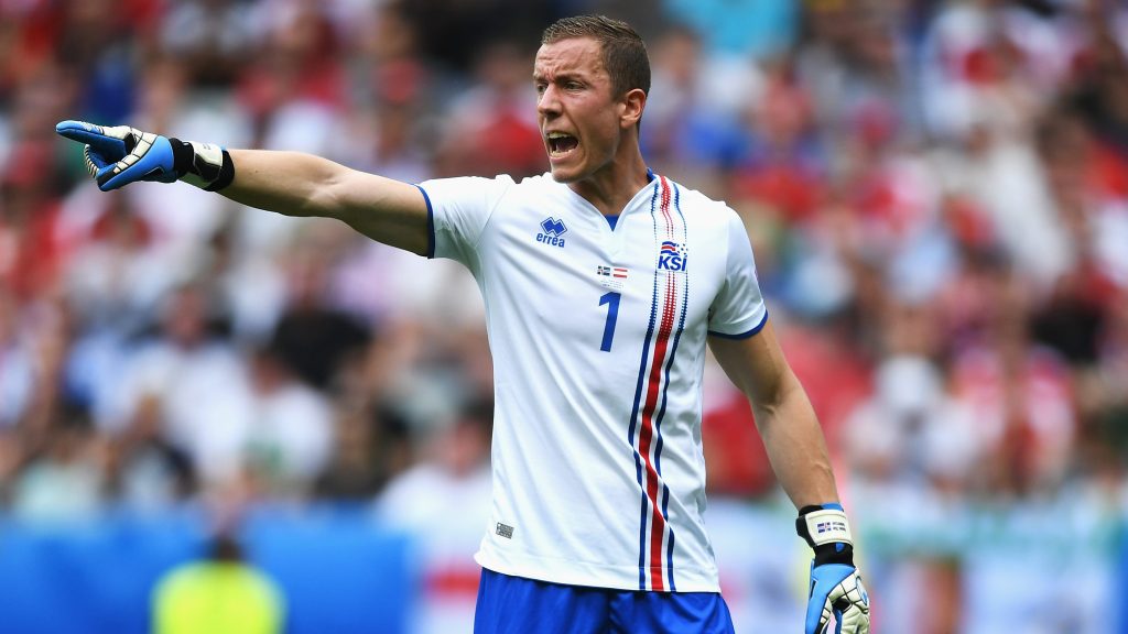 PARIS, FRANCE - JUNE 22: Hannes Halldorsson of Iceland makes his point, whilst wearing the team away kit, during the UEFA EURO 2016 Group F match between Iceland and Austria at Stade de France on June 22, 2016 in Paris, France. (Photo by Shaun Botterill/Getty Images)