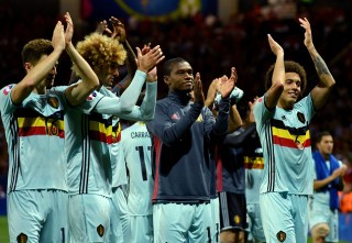TOULOUSE, FRANCE - JUNE 26: Belgium players applaud supporters after their 4-0 win after the UEFA EURO 2016 round of 16 match between Hungary and Belgium at Stadium Municipal on June 26, 2016 in Toulouse, France. (Photo by Dennis Grombkowski/Getty Images)