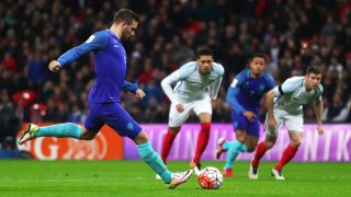 LONDON, ENGLAND - MARCH 29: Vincent Janssen of the Netherlands scores the equalising goal from a penalty during the International Friendly match between England and Netherlands at Wembley Stadium on March 29, 2016 in London, England. (Photo by Julian Finney/Getty Images)