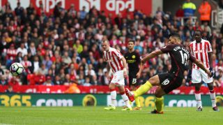 STOKE ON TRENT, ENGLAND - AUGUST 20: Sergio Aguero of Manchester City scores his sides first goal during the Premier League match between Stoke City and Manchester City at Bet365 Stadium on August 20, 2016 in Stoke on Trent, England. (Photo by Chris Brunskill/Getty Images)