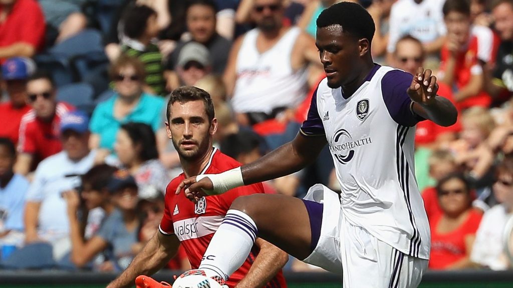 BRIDGEVIEW, IL - AUGUST 14: Cyle Larin #9 of Orlando City FC controls the ball in front of Jonathan Campbell #16 of Chicago Fire during an MLS match at Toyota Park on August 14, 2016 in Bridgeview, Illinois. The Fire and Orlando City SC tied 2-2. (Photo by Jonathan Daniel/Getty Images)