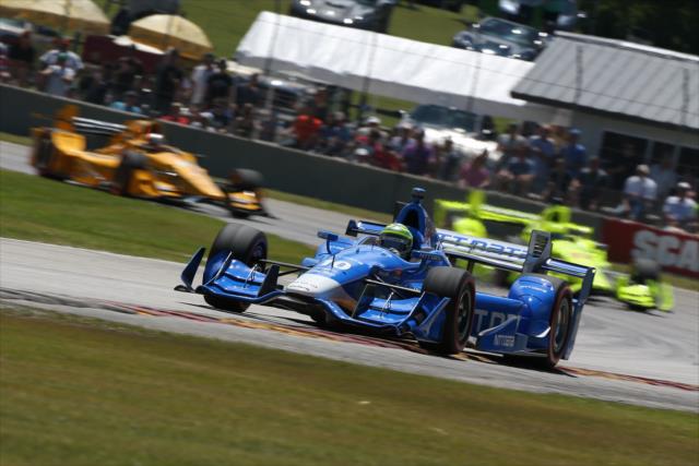Kanaan and a pack. Photo: IndyCar