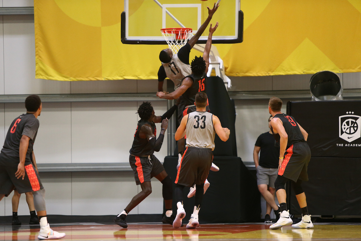 LOS ANGELES, CA. JULY 25, 2016. The Academy. Chris Boucher #17 of Oregon dunks. (Mandatory photo credit: Jon Lopez/Nike).