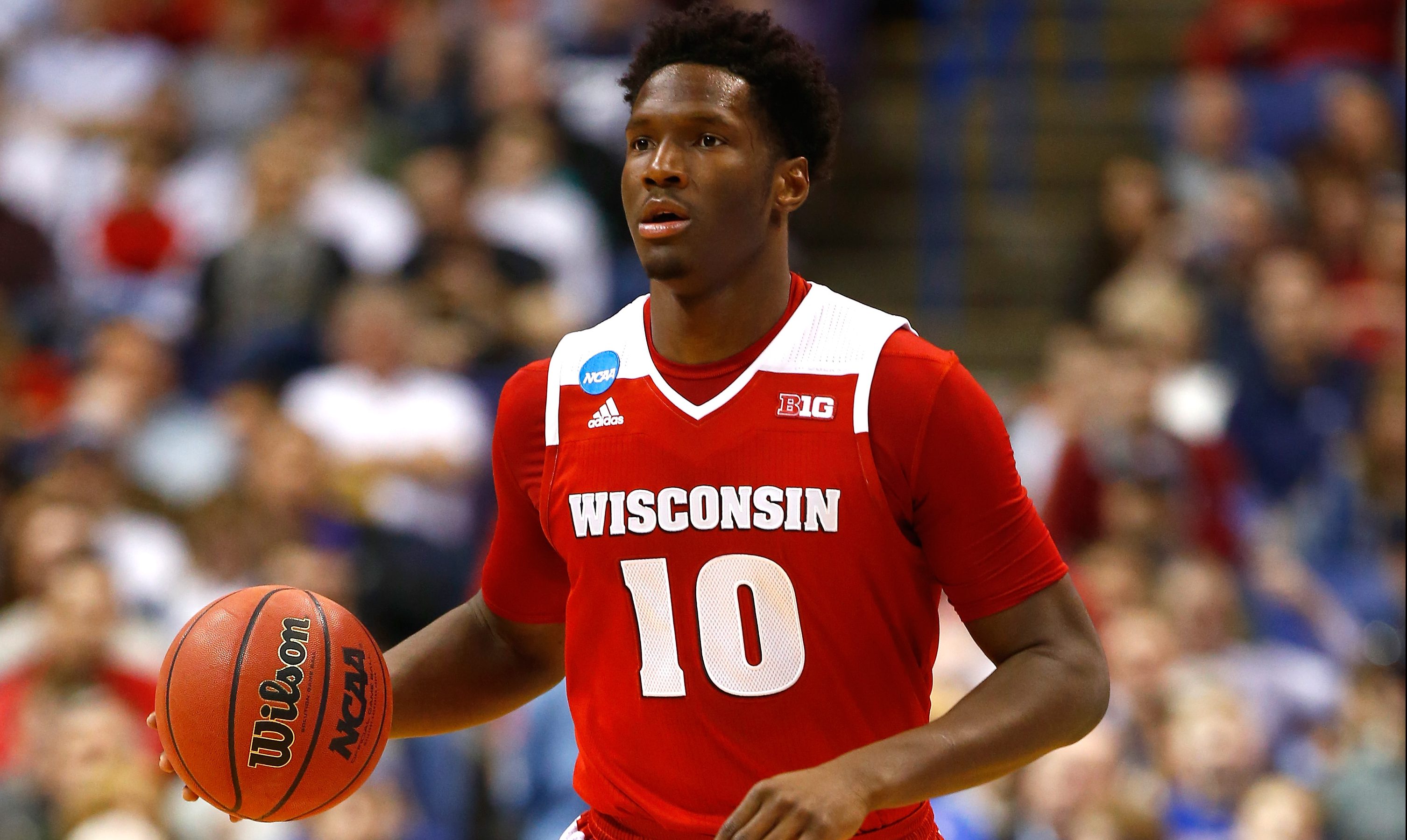 ST LOUIS, MO - MARCH 20: Nigel Hayes #10 of the Wisconsin Badgers handles the ball in the first half against the Xavier Musketeers during the second round of the 2016 NCAA Men's Basketball Tournament at Scottrade Center on March 20, 2016 in St Louis, Missouri. (Photo by Jamie Squire/Getty Images)