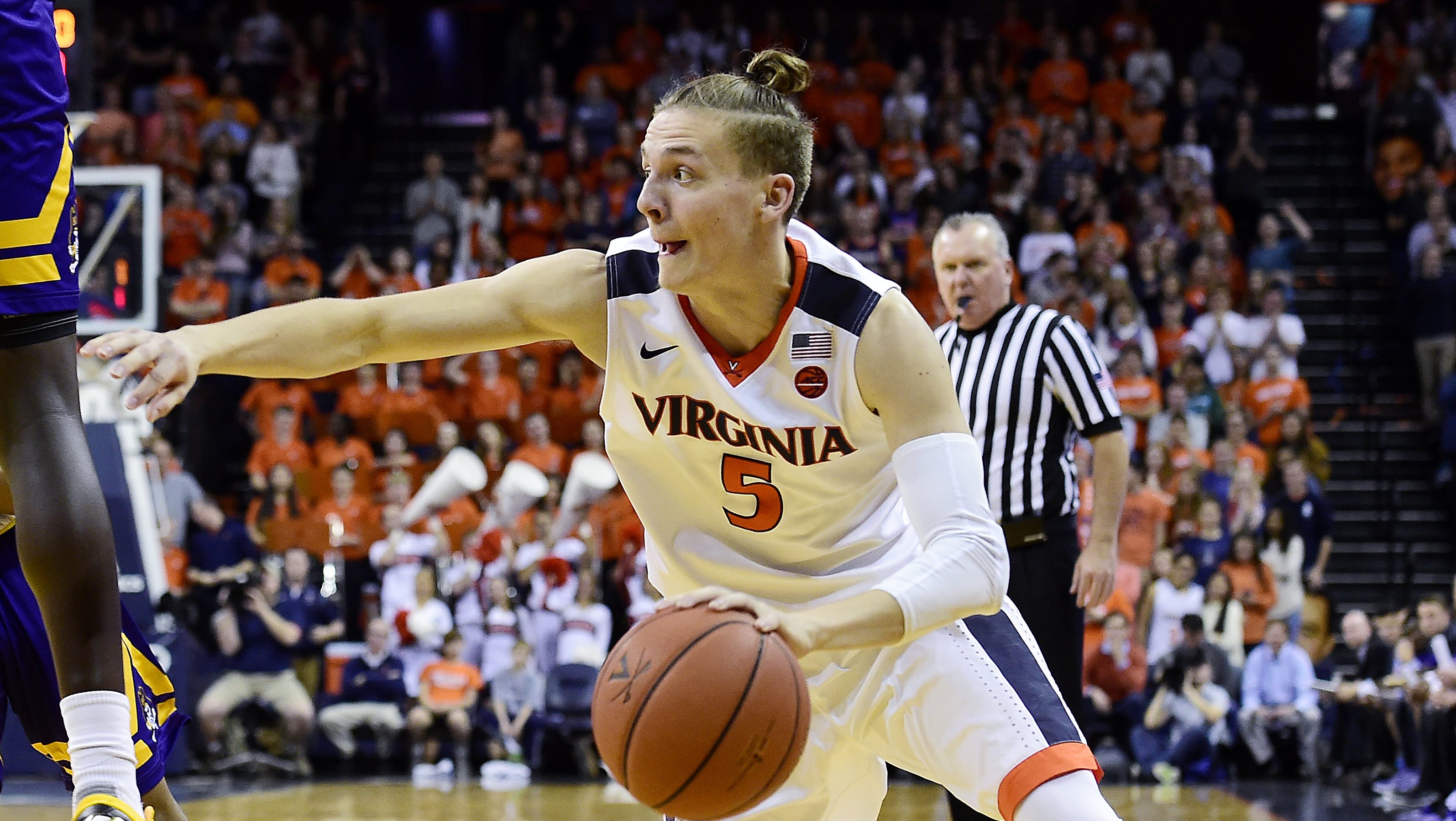 CHARLOTTESVILLE, VA - DECEMBER 06: Kyle Guy #5 of the Virginia Cavaliers goes to the basket in the second half during a game against the East Carolina Pirates at John Paul Jones Arena on December 6, 2016 in Charlottesville, Virginia. The Cavaliers defeated the Pirates 76-53. (Photo by Patrick McDermott/Getty Images)
